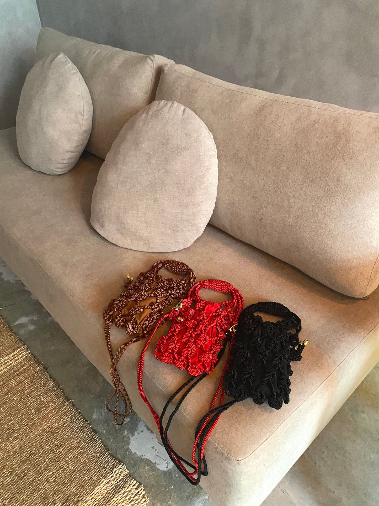 BOLSA EM MACRAMÊ TRANCOSO