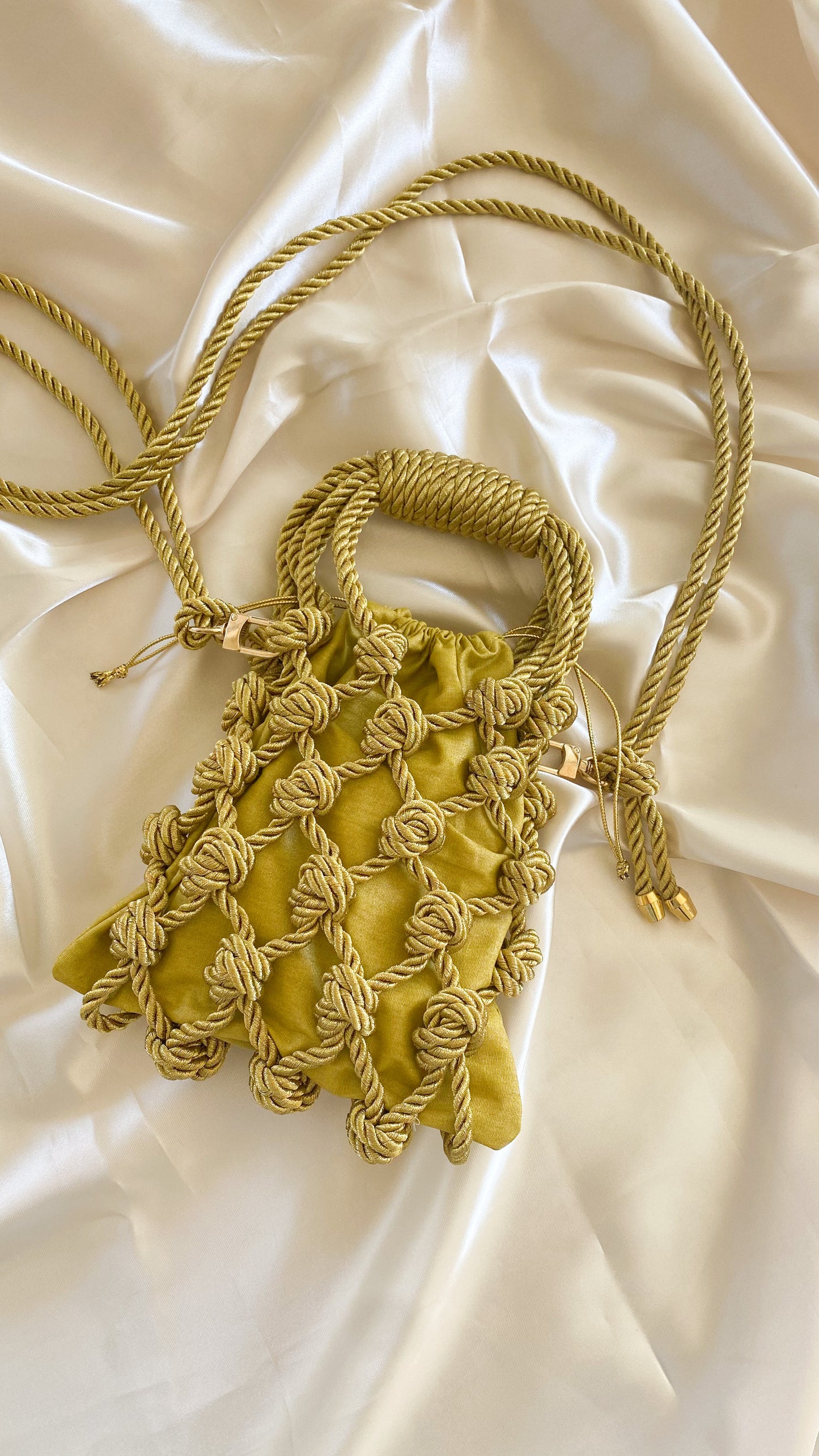 BOLSA EM MACRAMÊ TRANCOSO